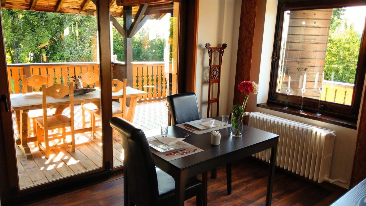 Domaine De L'Olifant Bed and Breakfast Champanges Exteriör bild