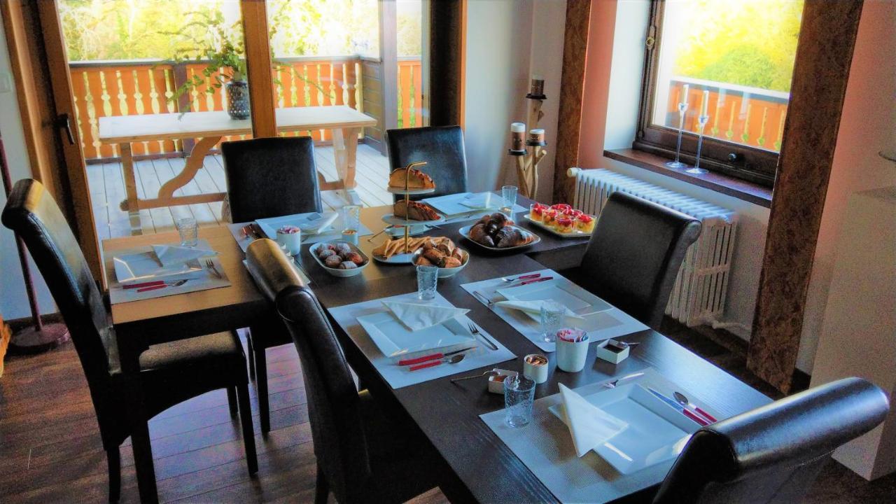 Domaine De L'Olifant Bed and Breakfast Champanges Exteriör bild