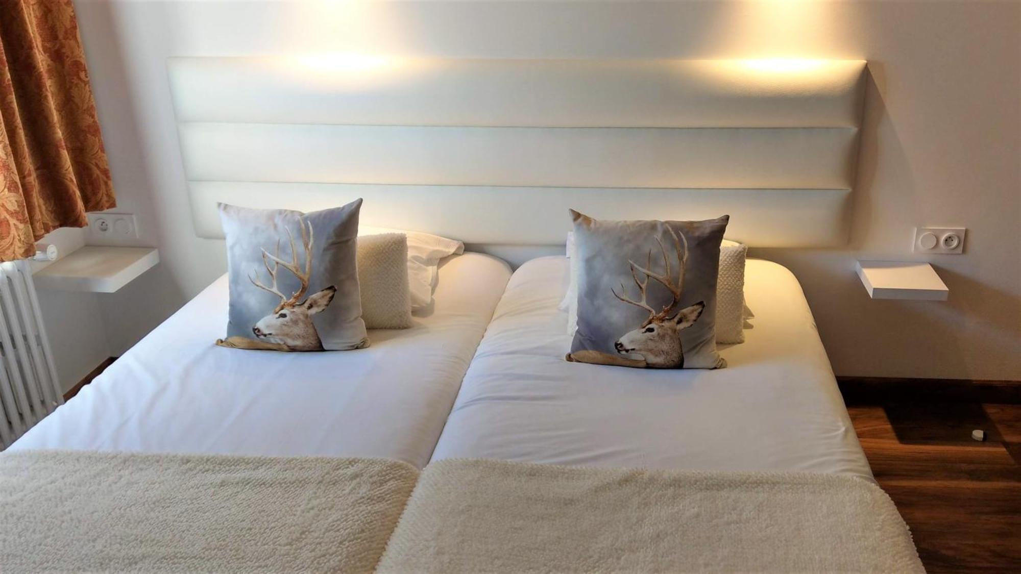 Domaine De L'Olifant Bed and Breakfast Champanges Rum bild
