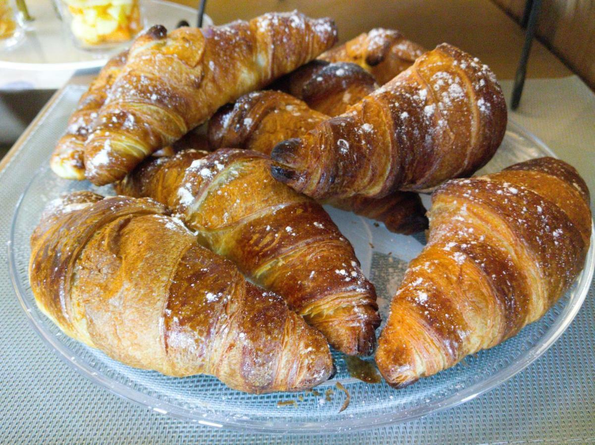 Domaine De L'Olifant Bed and Breakfast Champanges Exteriör bild