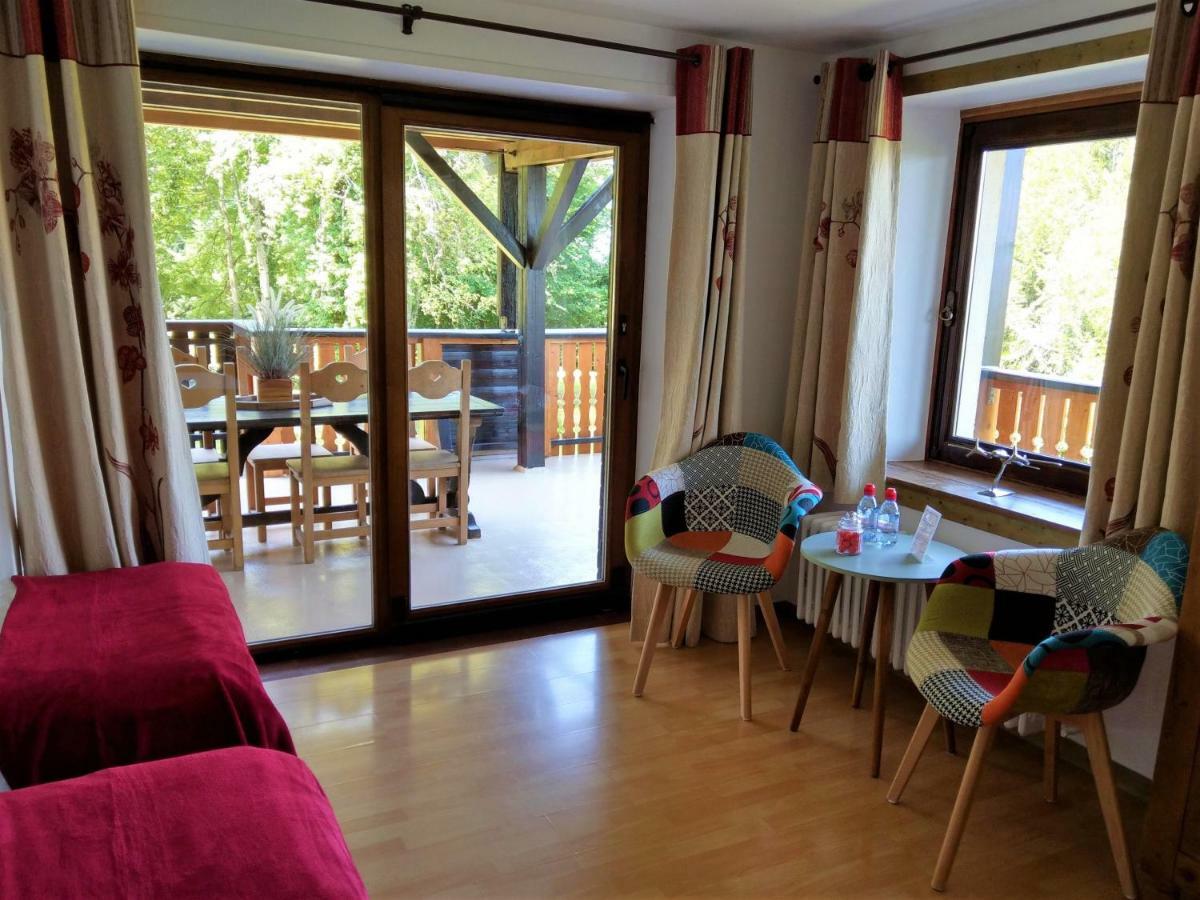 Domaine De L'Olifant Bed and Breakfast Champanges Exteriör bild