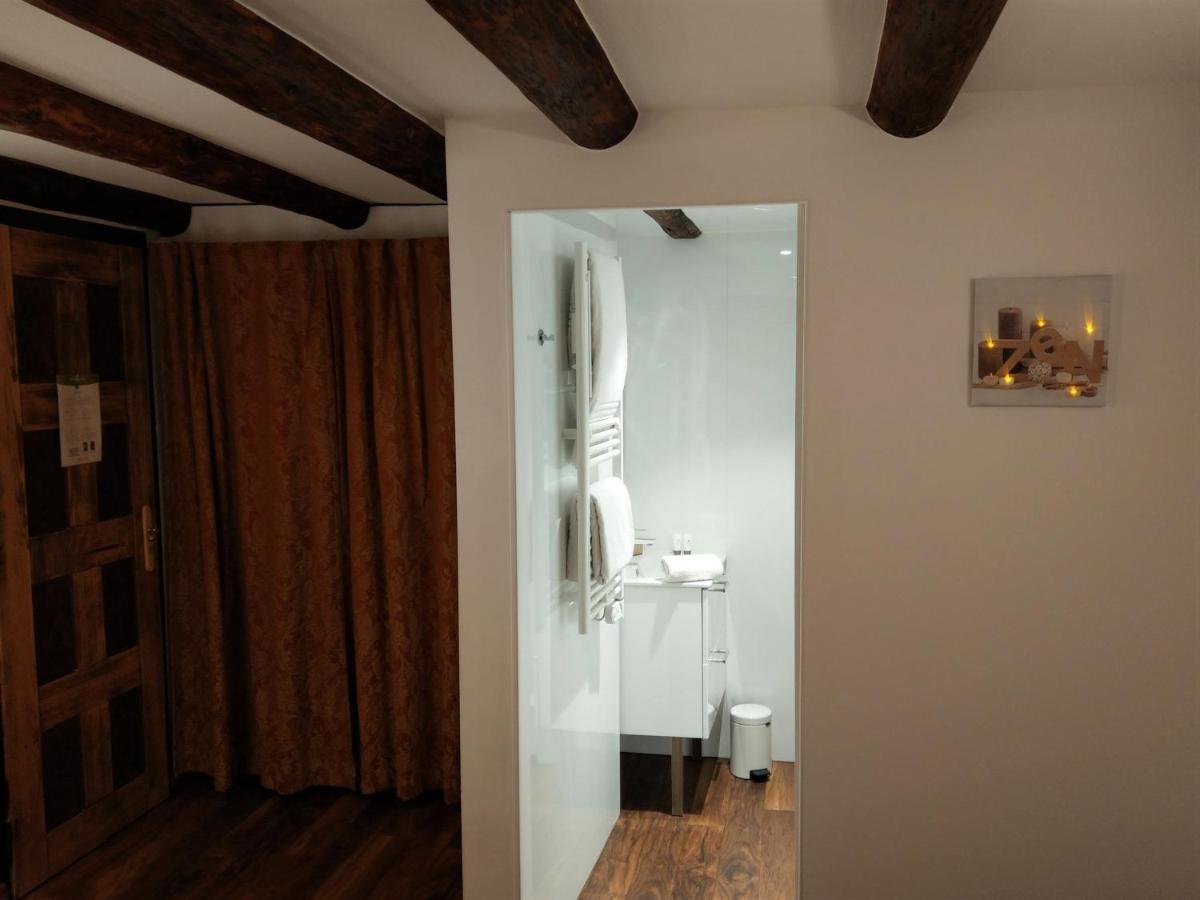 Domaine De L'Olifant Bed and Breakfast Champanges Exteriör bild